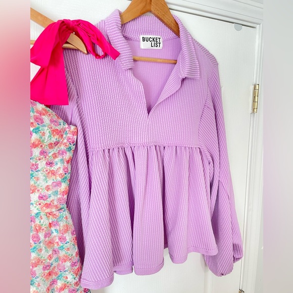 ☀️ NEW Lilac Pleated Top - Picture 3 of 3